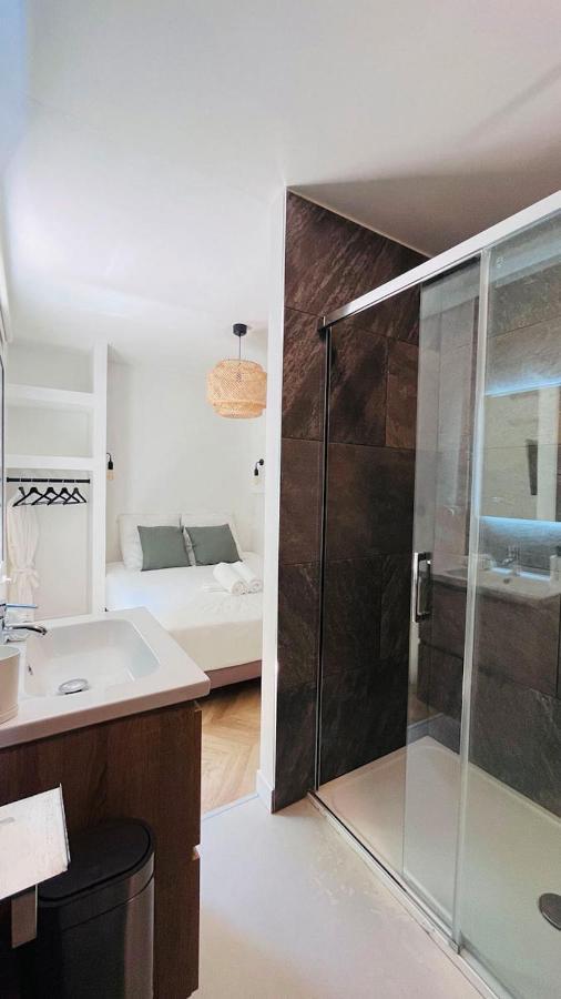 Holistika : / Pool / Air Conditioning/ Mont Faron Gasthof Toulon