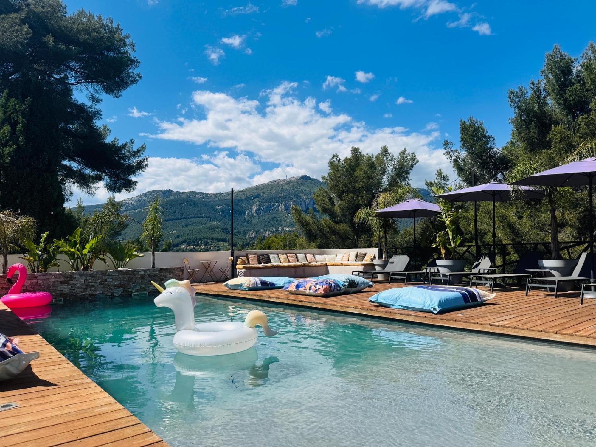 Gasthof Holistika : / Pool / Air Conditioning/ Mont Faron