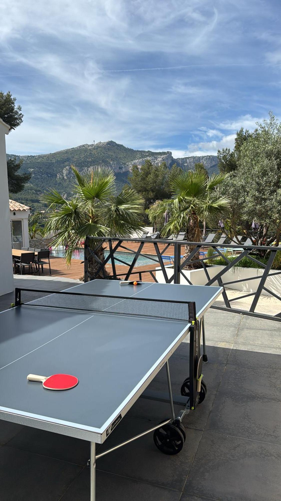 Holistika : / Pool / Air Conditioning/ Mont Faron Toulon
